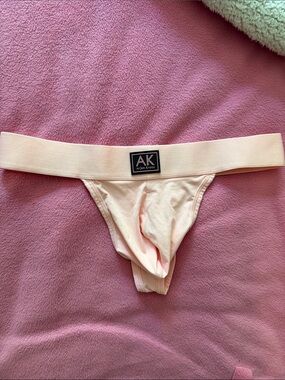 Arjen Kroos pink thong